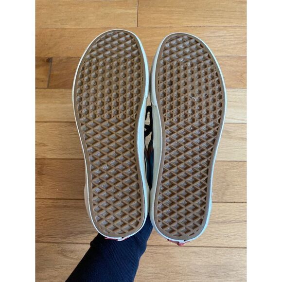 Vans Era tie dye and black lace up canvas shoes mens size 8 women’s size 9.5 - Picture 7 of 8